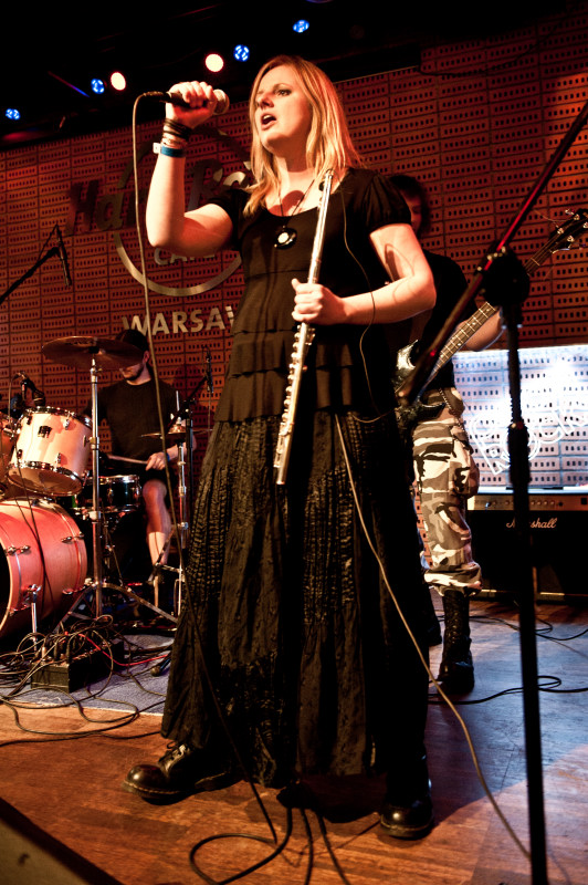 Morhana - koncert: Hands Resist, Morhana ('Pepsi Rocks!'), Warszawa 'Hard Rock Cafe' 20.04.2010