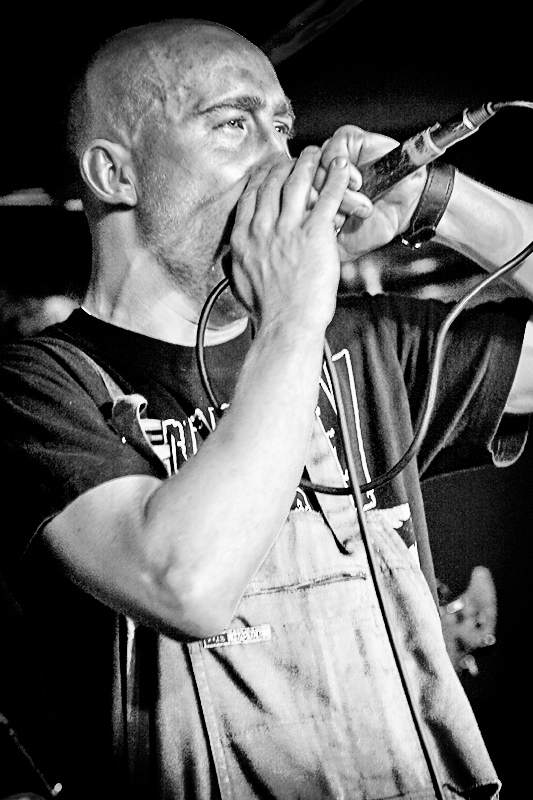 Domestic Waste - koncert: Domestic Waste, Wrocław 'Liverpool' 4.03.2012