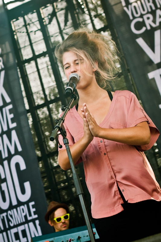 Selah Sue - koncert: Selah Sue ('Rock For People 2012'), Hradec Kralove 5.07.2012