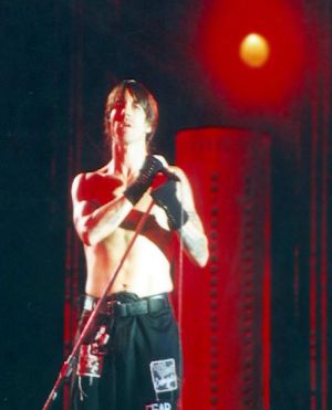 Red Hot Chili Peppers - koncert: Roskilde Festival 2002, dzień drugi, Dania 28.06.2002