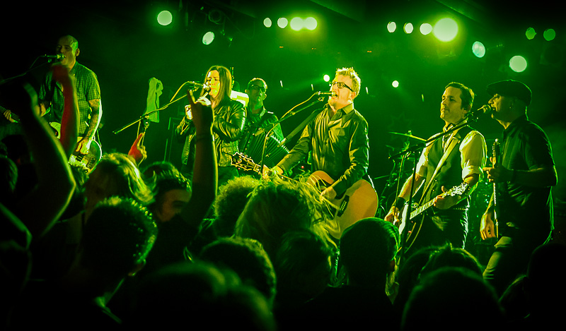 Flogging Molly - koncert: Flogging Molly, Warszawa 'Proxima' 6.09.2012