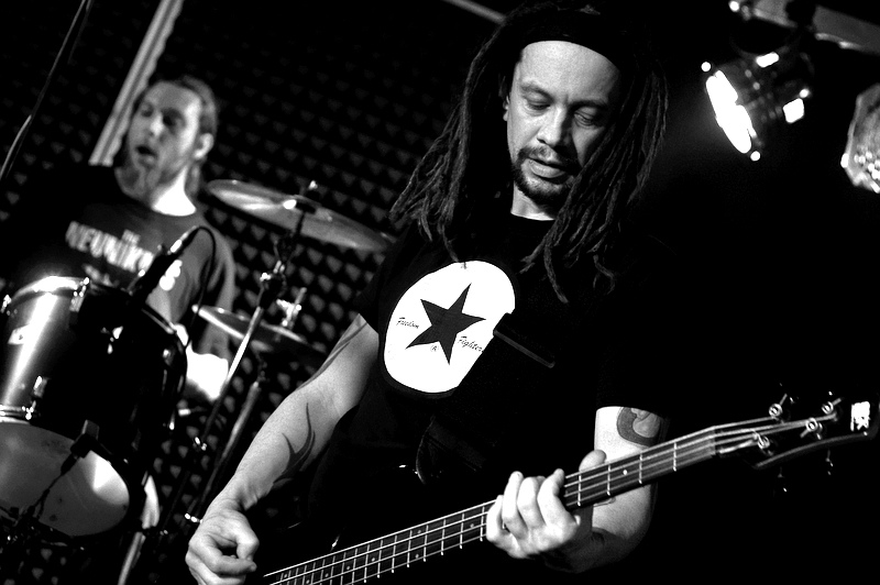 The Neuniknes - koncert: The Neuniknes, Retro Jokers, Ostrawa 'Barrak' 19.01.2012