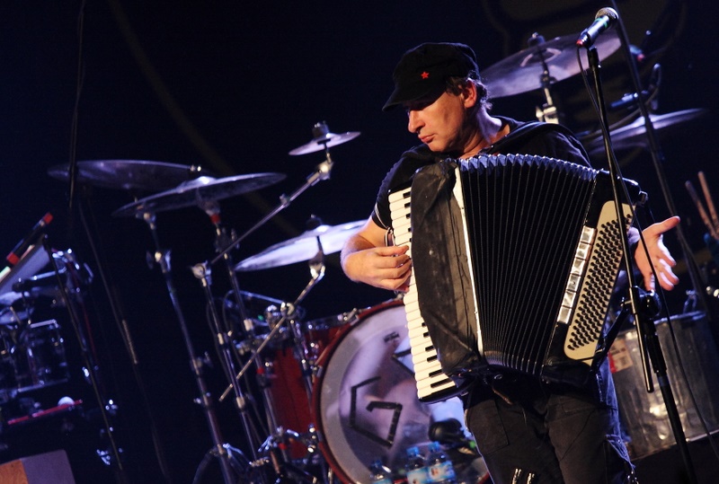 Gogol Bordello - koncert: Gogol Bordello, Warszawa 'Stodoła' 8.12.2009