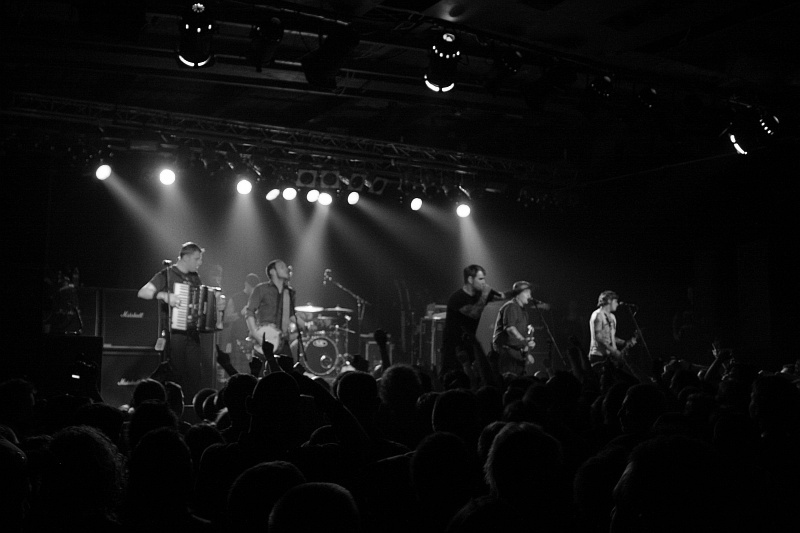 Dropkick Murphys - koncert: Dropkick Murphys, Civet (Show No Mercy #24), Warszawa 'Progresja' 12.07.2009