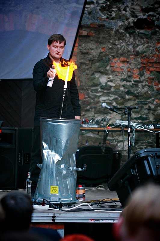 Nuclear Storm - koncert: Irfan, Nuclear Storm (Castle Party 2009), Bolków 24.07.2009