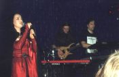 Closterkeller - koncert: Closterkeller, Fading Colours, Le Fleur, Katowice 'Kwadraty' 15.12.2001 ('Obrazy z przeszłości' - koncert poświęcony pamięci Tomasza Beksińskiego)