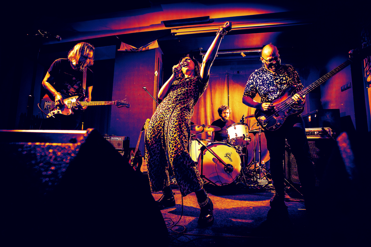 Izzy and the Black Trees - koncert: Izzy and the Black Trees, Katowice 'Piąty Dom' 19.10.2024