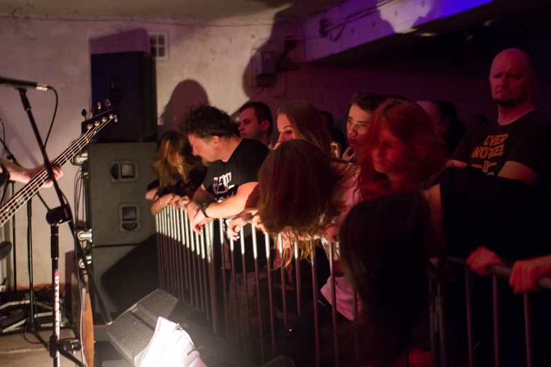 Acid Drinkers - koncert: Acid Drinkers, Szczytno 'Pub Piwnica' 11.10.2014