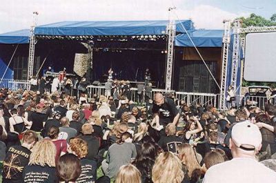 koncert: Castle Party 2002: dzień pierwszy, Bolków 'Zamek' 27.07.2002