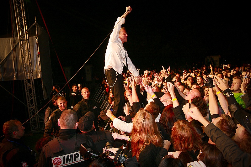 Covenant - koncert: Covenant, Crematory (Castle Party 2009), Bolków 25.07.2009