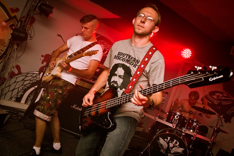 Fleshworld - koncert: Fleshworld, Downsideup, Tychy 'Underground Pub' 15.06.2012