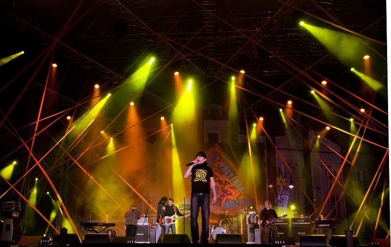 4Szmery - koncert: WOŚP 2009 (4Szmery, Skangur, Sztywny Pal Azji), Kraków 'Rynek Główny' 11.01.2009