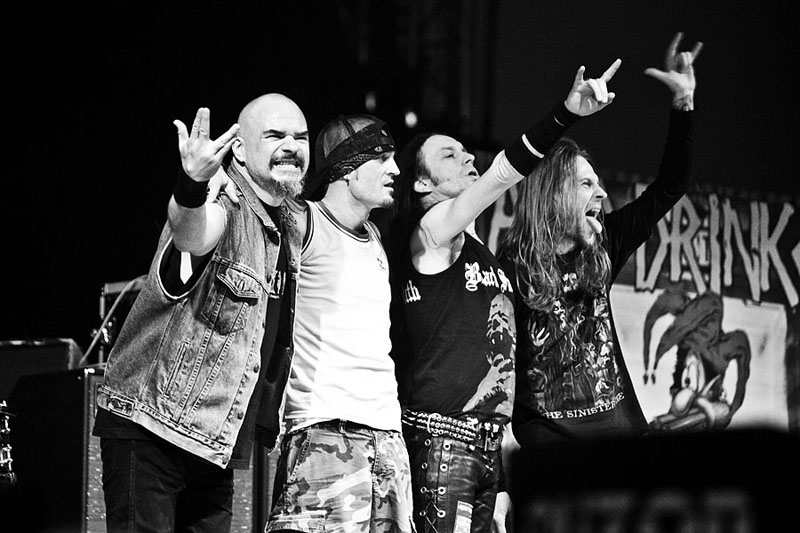 Acid Drinkers - koncert: Acid Drinkers, Świebodzice 'Hala Widowiskowo-Sportowa' 17.03.2012