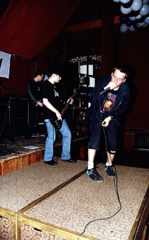Headfirst - koncert: V urodziny www.rockmetal.pl, Warszawa 'Klub Medyków' 25.01.2002