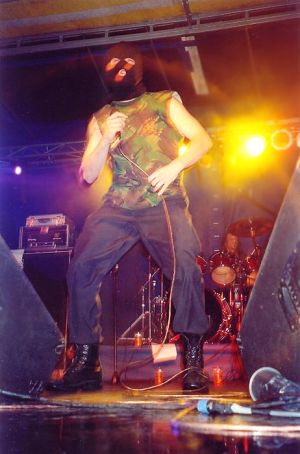 Houwitser - koncert: Smash Fest 2002, Ustronie Morskie 'Lotnisko Bagicz' 28.06.2002