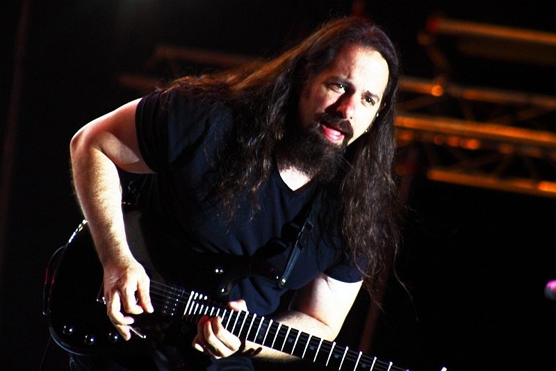 Dream Theater - koncert: Dream Theater ('Benatska Noc 2011'), Mala Skala 'Cesky Raj' 29.07.2011