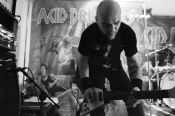 Acid Drinkers - koncert: Acid Drinkers, Szczytno 'Pub Piwnica' 11.10.2014