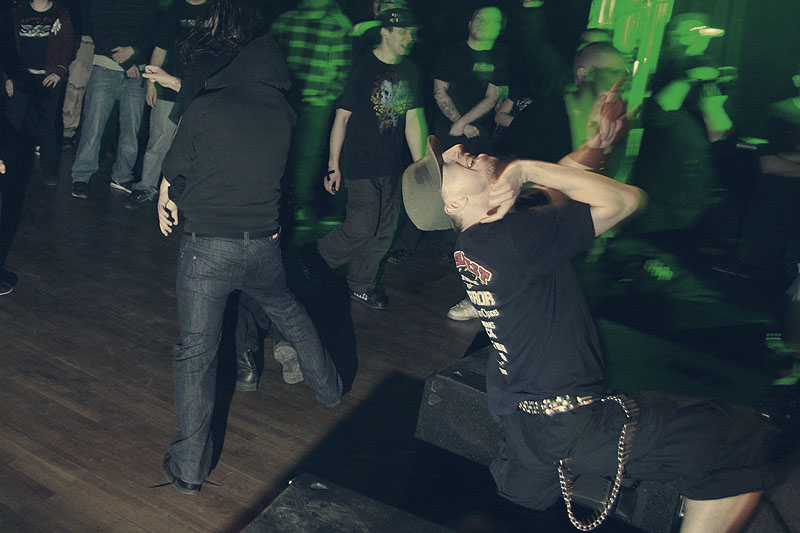 koncert: Sworn Enemy i inni (zdjęcia fanów), Wrocław 'Firlej' 27.03.2009