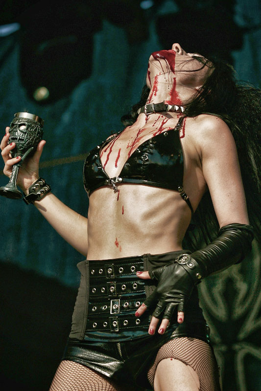 Theatres des Vampires - koncert: Alec Empire, Theatres des Vampires ('Castle Party 2010'), Bolków 'Zamek' 31.07.2010