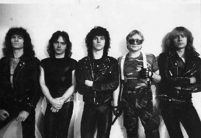 Accept (od lewej to prawej: Herman Frank, Stefan Kaufmann, Peter Baltes, Udo Dirkschneider i Wolf Hoffmann), materiały prasowe Accept (od lewej to prawej: Herman Frank, Stefan Kaufmann, Peter Baltes, Udo Dirkschneider i Wolf Hoffmann), materiały prasowe
