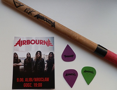 Airbourne, gadżety koncertowe, Wrocław 09.06.2015, fot. Mikele Janicjusz