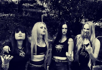 Nervosa (od lewej do prawej: Eleni Nota, Mia Wallace, Diva Satanica i Prika Amaral), fot. Miguel Perez
