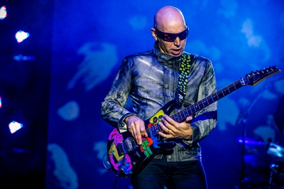 Joe Satriani, Trzyniec 16.10.2015, fot. Verghityax